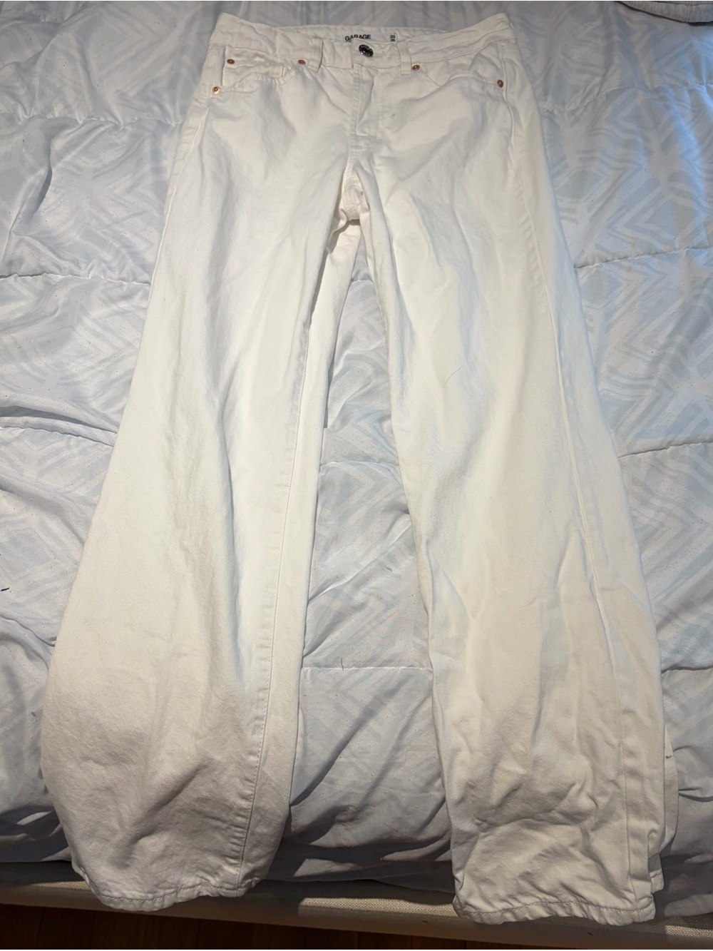 White straight Leg Jeans